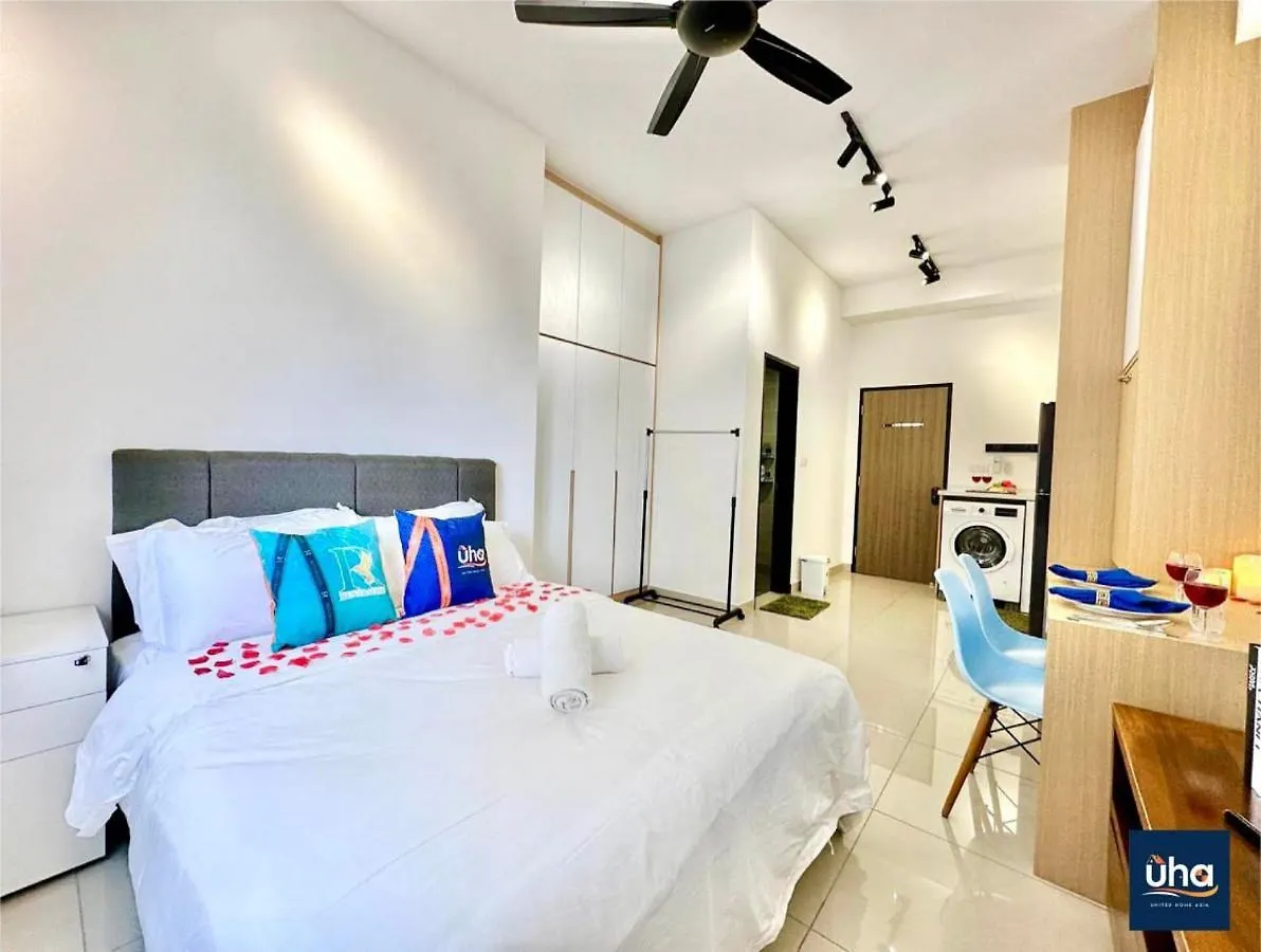 Twin Tower Residence By Uha 新山 公寓